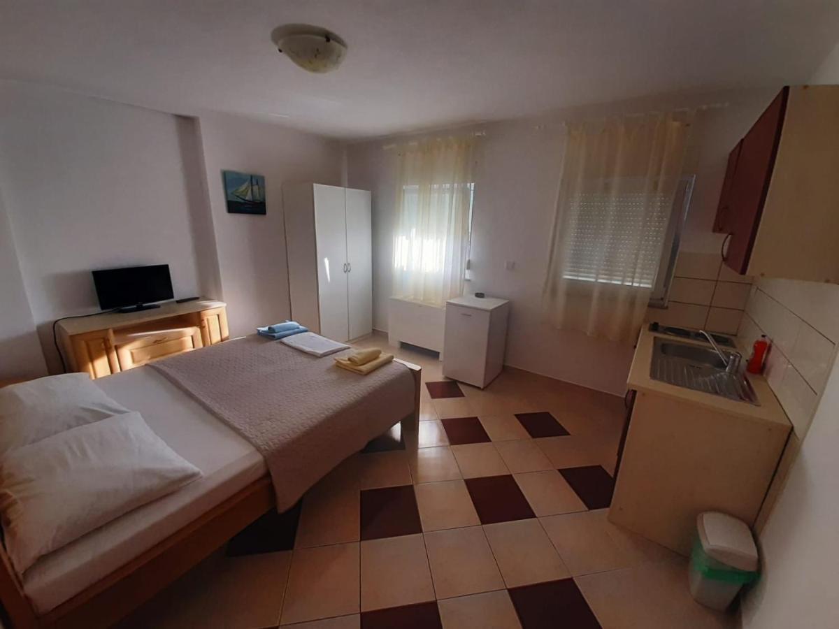 Apartments Nina Promajna Eksteriør bilde