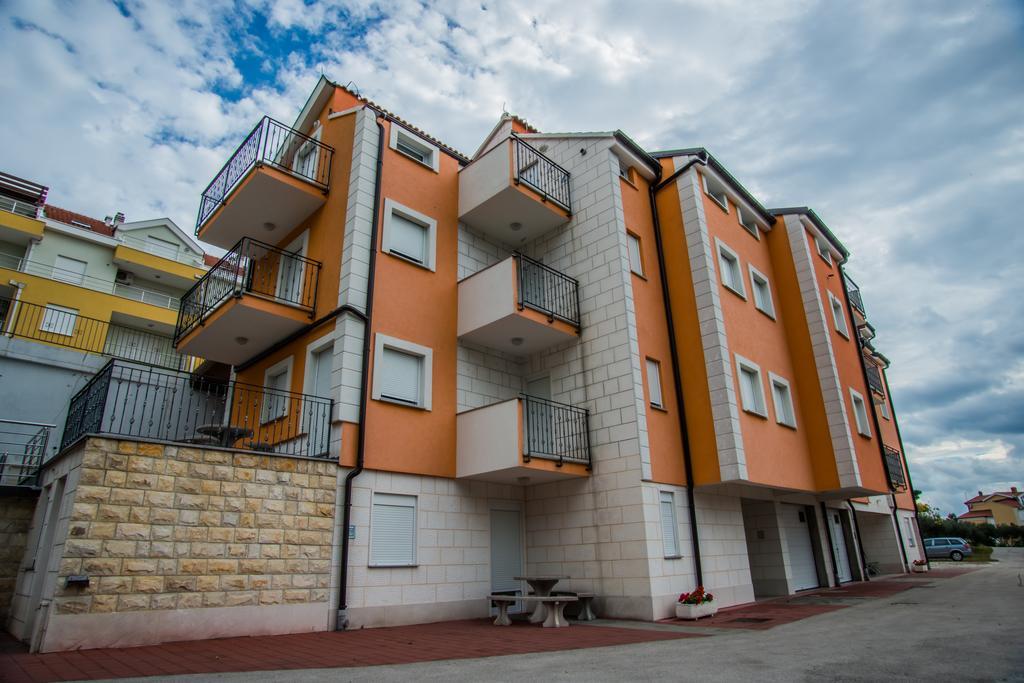 Apartments Nina Promajna Eksteriør bilde
