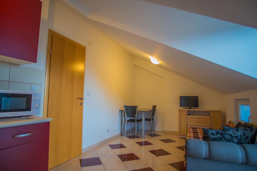 Apartments Nina Promajna Eksteriør bilde